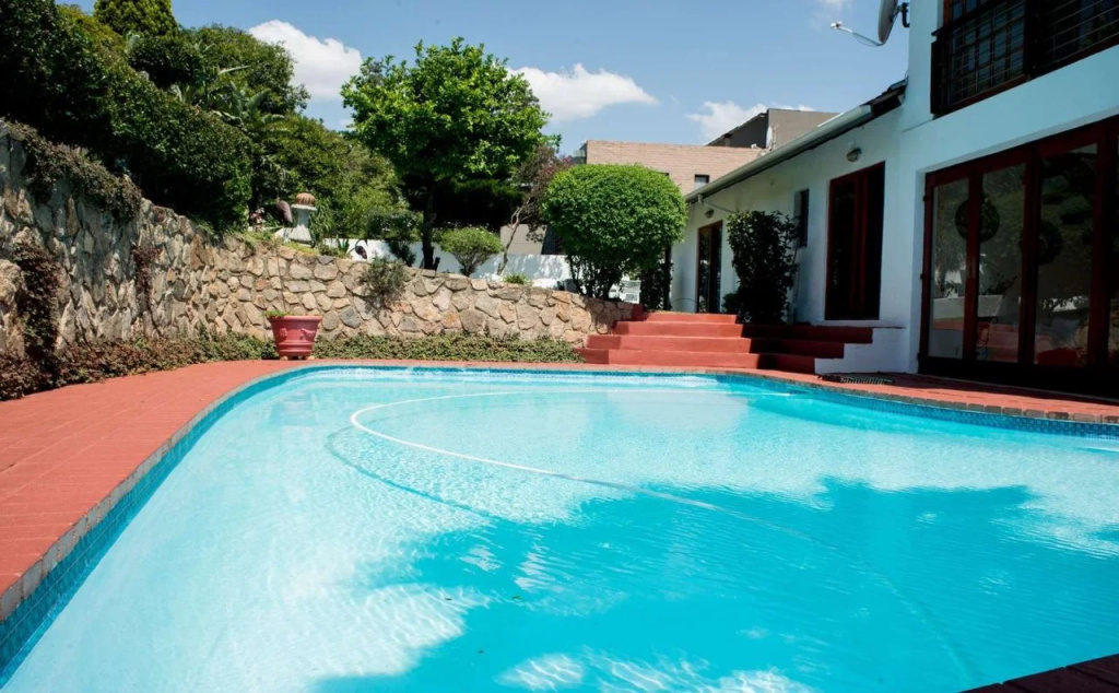 Mizizi House of Sandton Bed & Breakfast