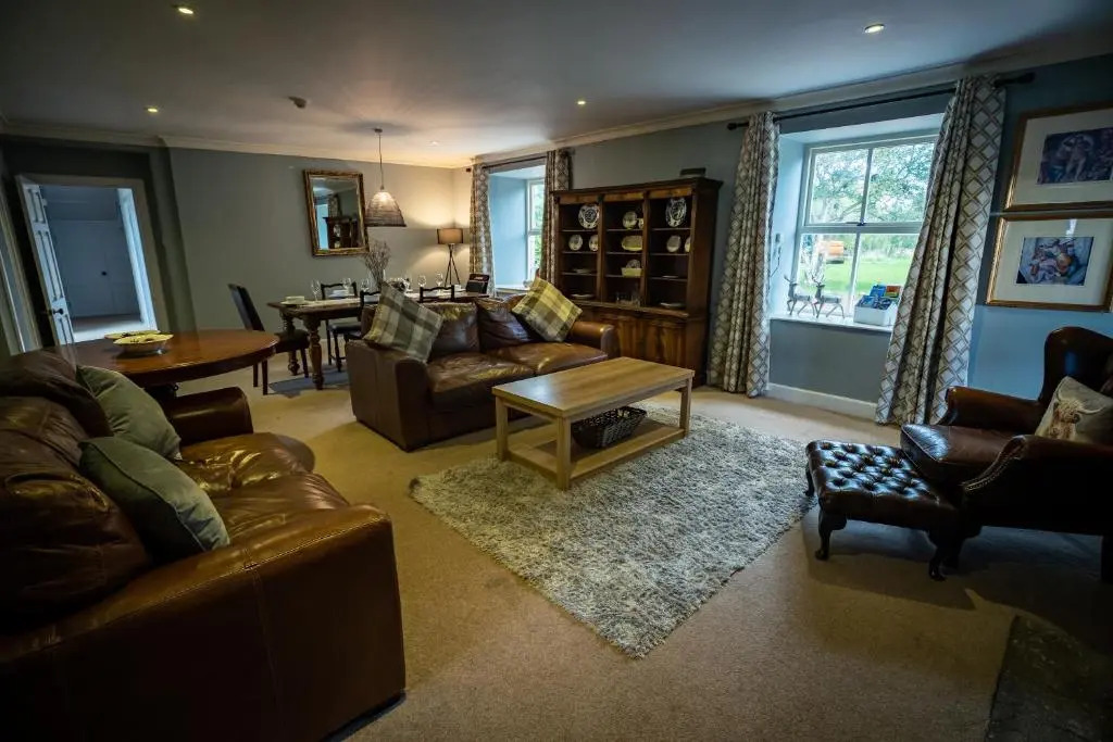 The Farmhouse, 6 Bed Property, Forres