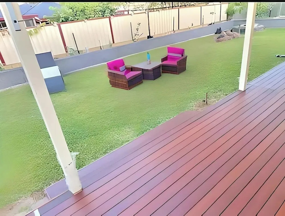 Cheerful 4 Bedroom with free Parking