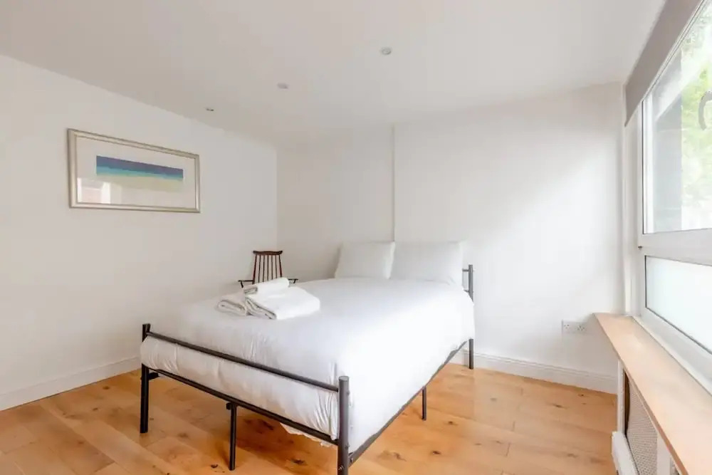 Spacious 1 Bedroom Apartment in Vibrant Angel