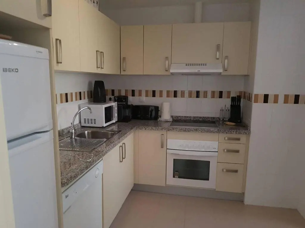 Sunny, Quiet And Spacious Apartment Nearby The Sea