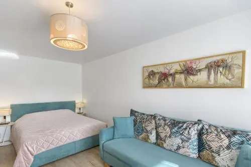 Honey apartment