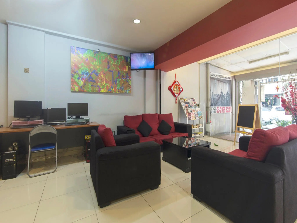 OYO 761 City Hotel