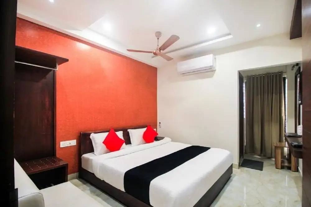 Hotel Grand Palace Banquet by OYO Rooms