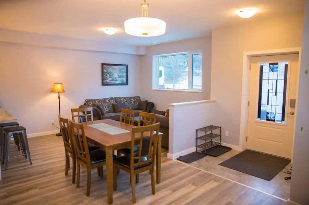 Downtown Whitehorse 4 bedrooms deluxe condo