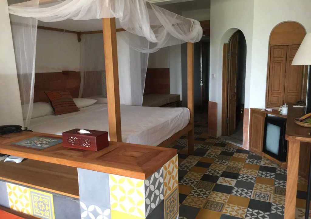 Villa Louise Hue Beach Boutique Hotel