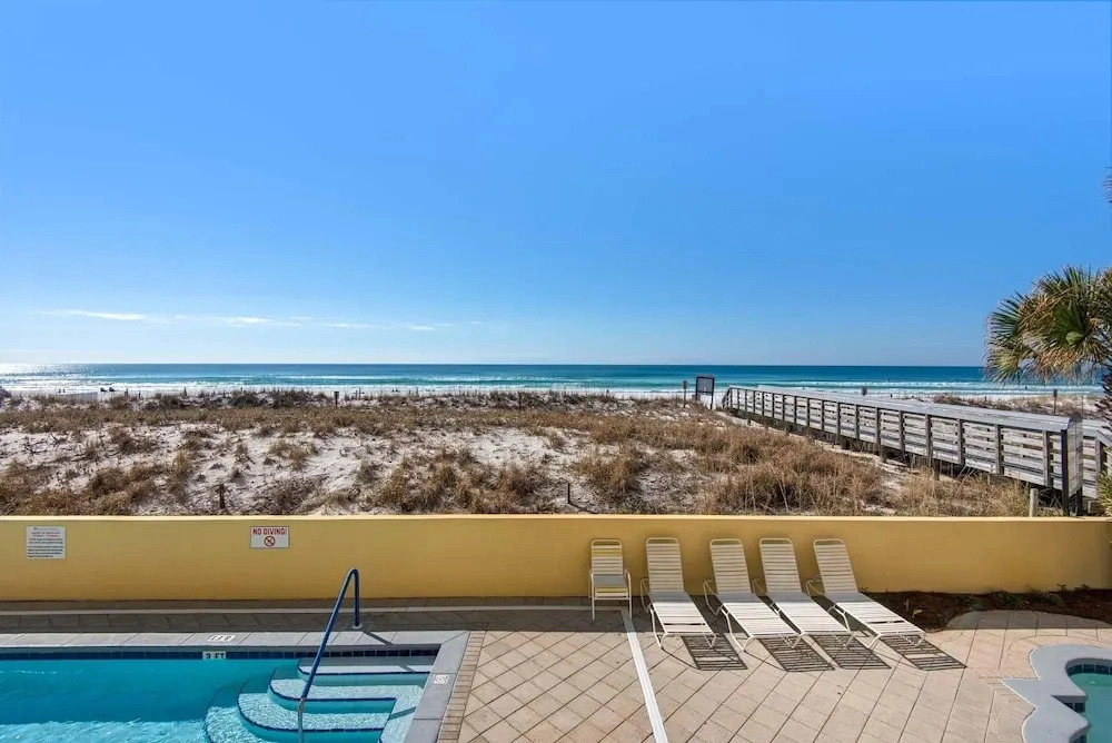 Pelican Isle 317