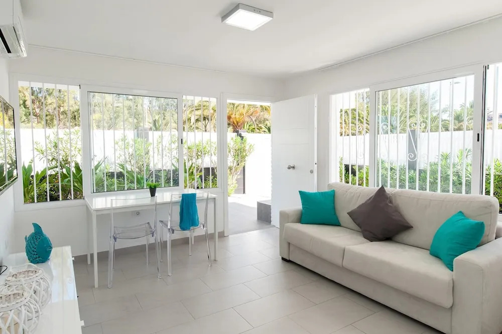 Beach House With Private Pool in San Agustín - ET1