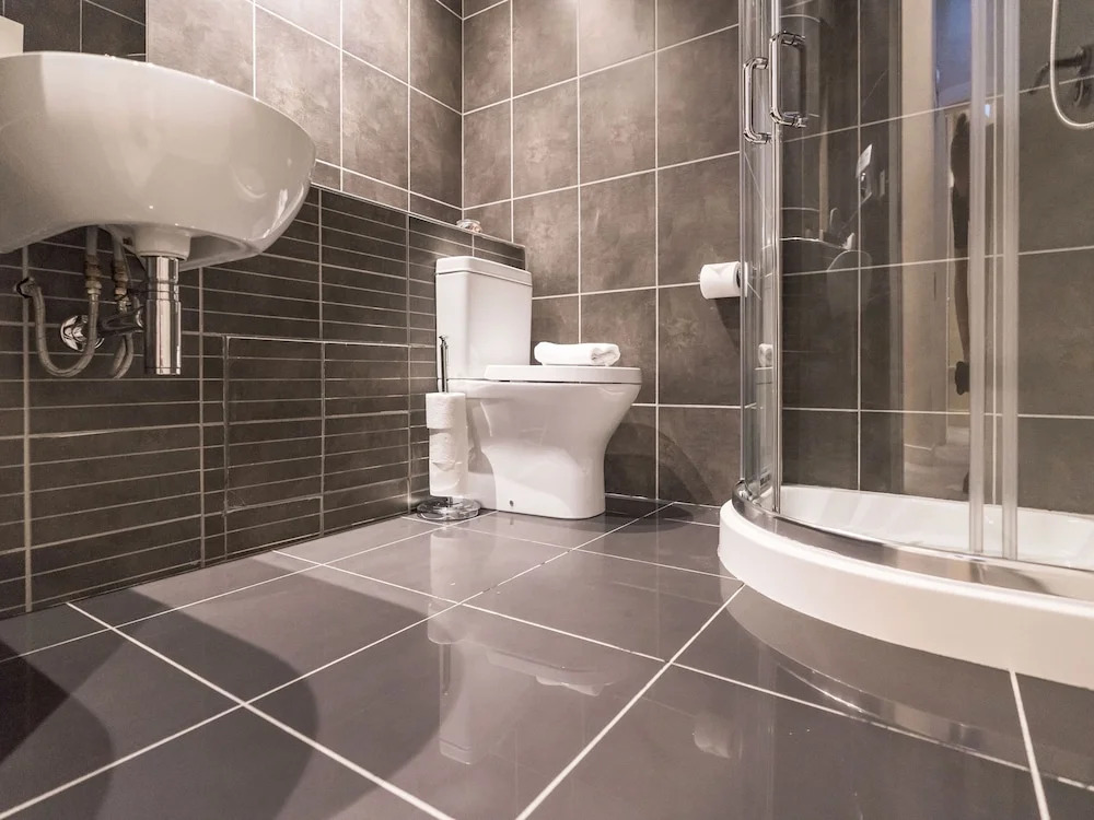 Pierce Brosnan Suite by 5STARSTAY