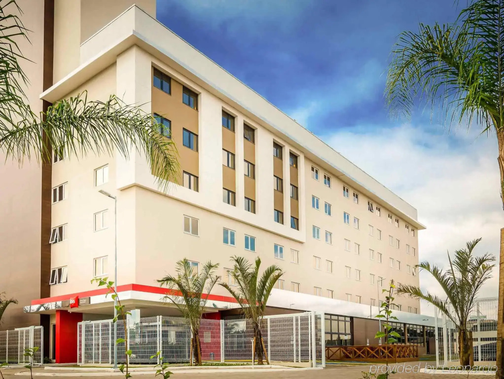 Ibis Porto Alegre Assis Brasil - Estacionamento Gratuito para hospedes