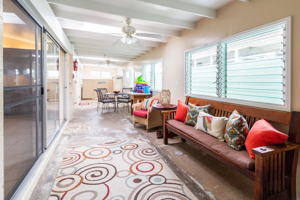 6307 Kaiwiki Pl Home 3 Bedrooms 2 Bathrooms Home