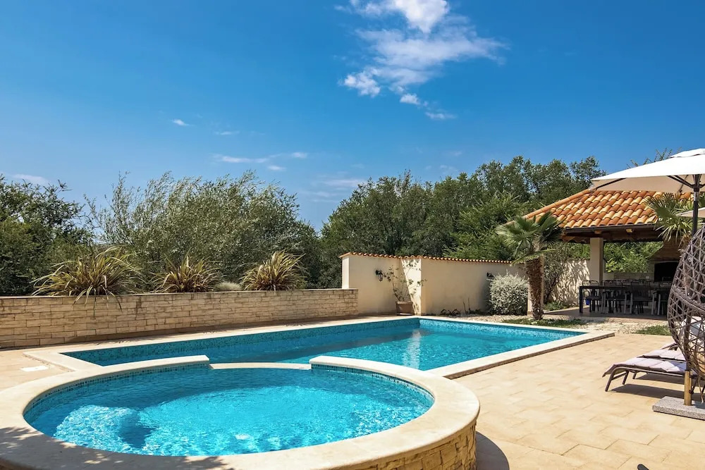 Villa Anna With Private Pool And Garden - Happy Rentals