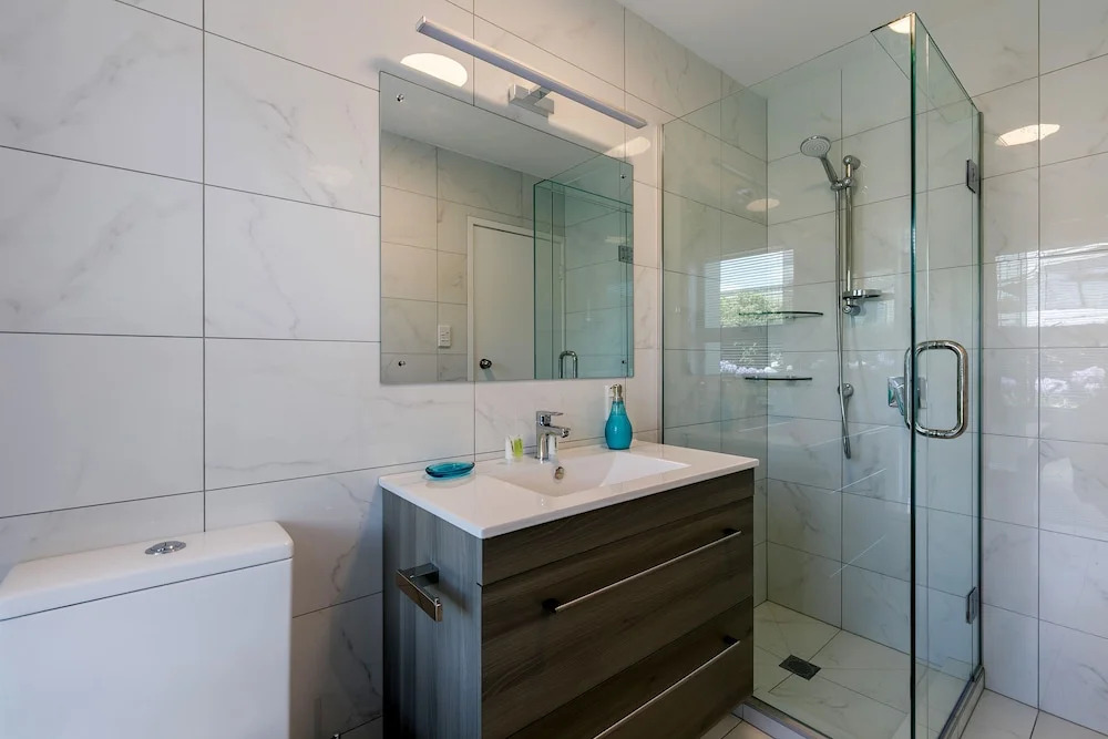 Super 2 bed flat in Remuera