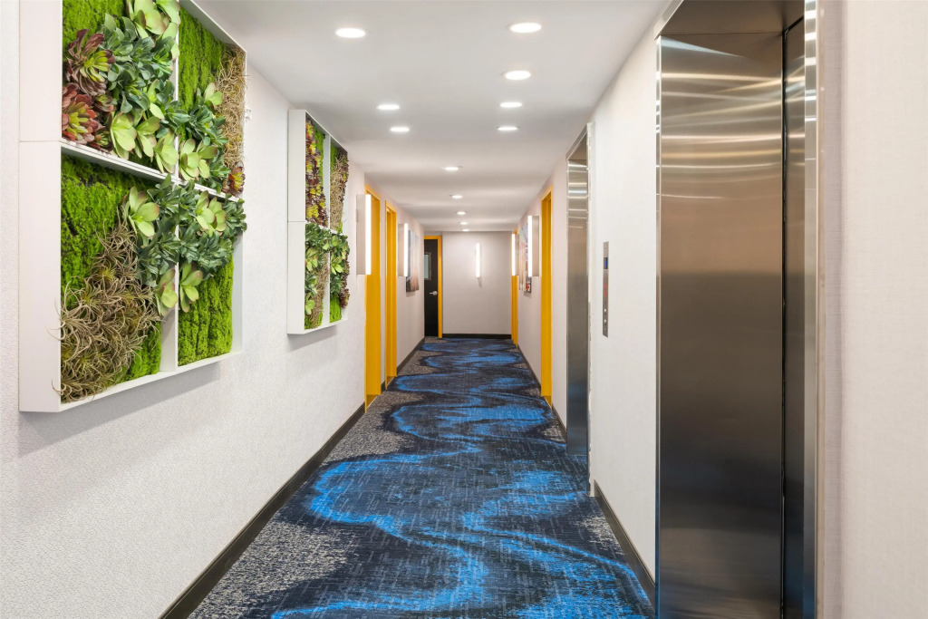 GLō Best Western Bronx NYC