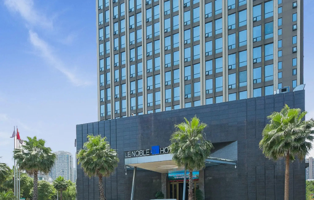Le Noble Hotel