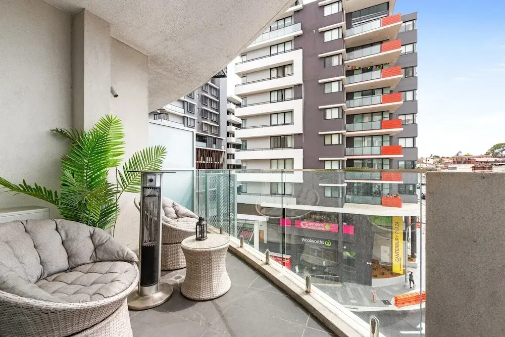Elegant 1-bed by Riverside Park & Amenities