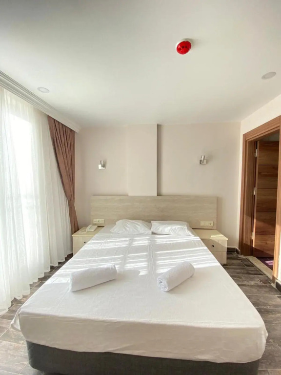 Dream Town Hotel & Restaurant