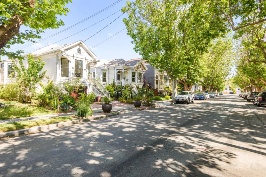 Upper level 1885 Queen Anne flat