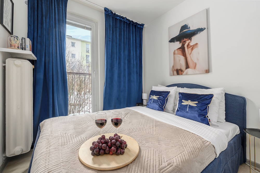 Lumina cozy 3-room apart near the metro