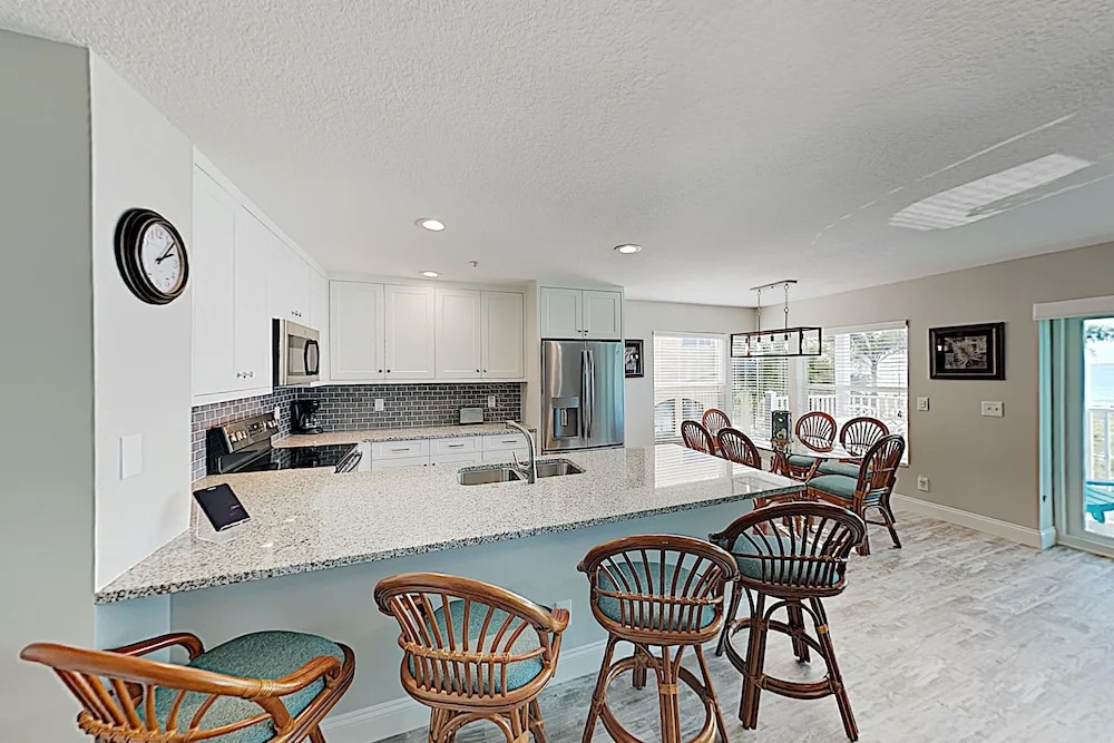 1802 Gulf Blvd Condo Unit 10 3 Bedrooms 2 Bathrooms Condo
