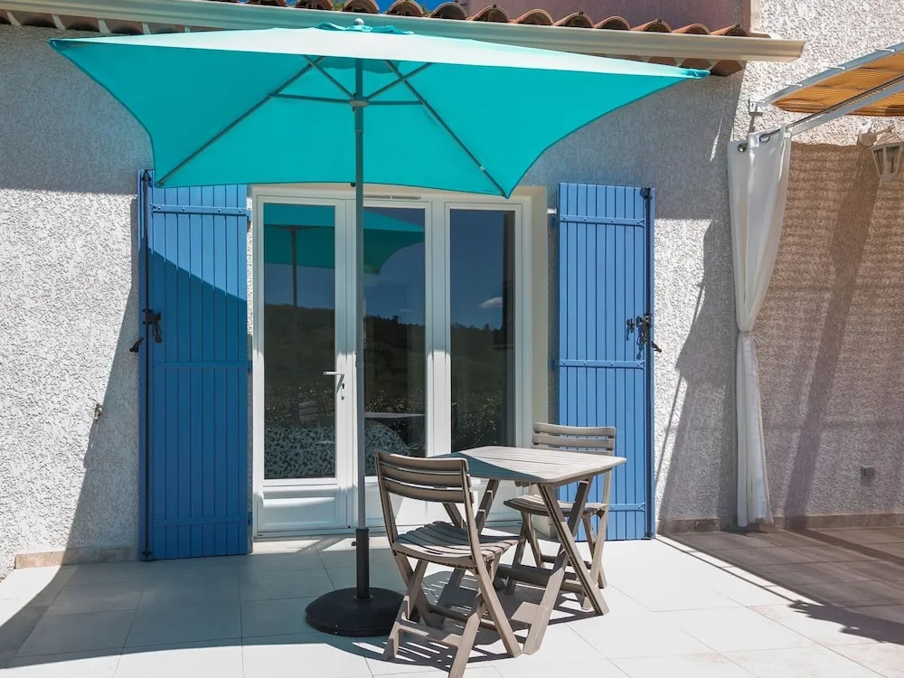 Villa With Guest House, 2 Swimming Pools, and Wide View
