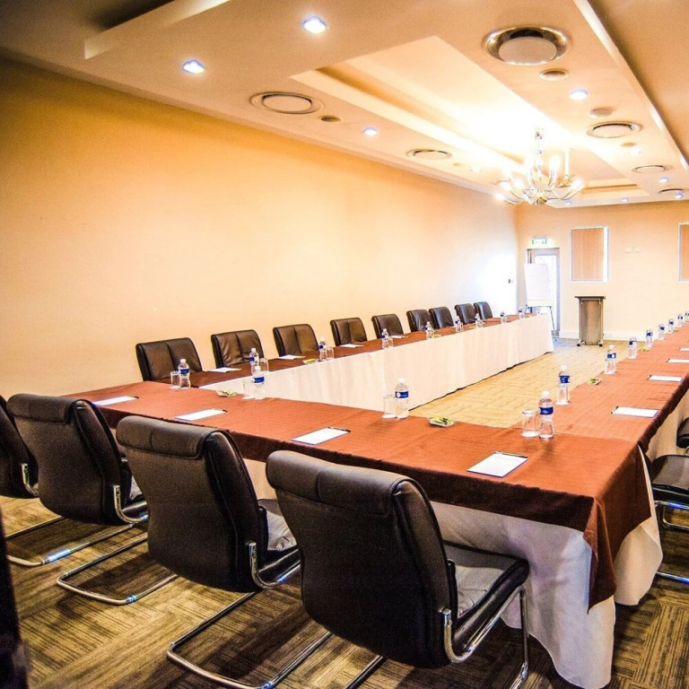Tlotlo Hotel & Conference Centre