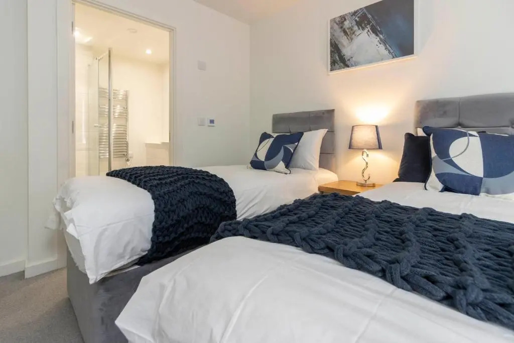 OPP Apartments LH11 - city centre, secure parking, fitness suite, brand new!