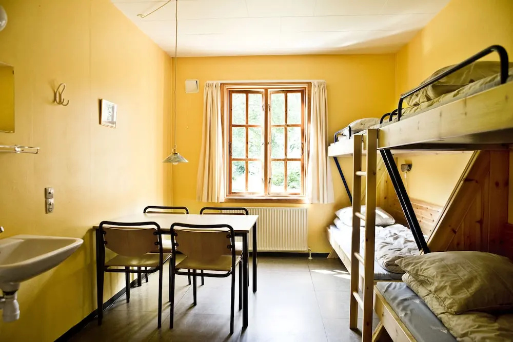Rønne Vandrerhjem - Hostel
