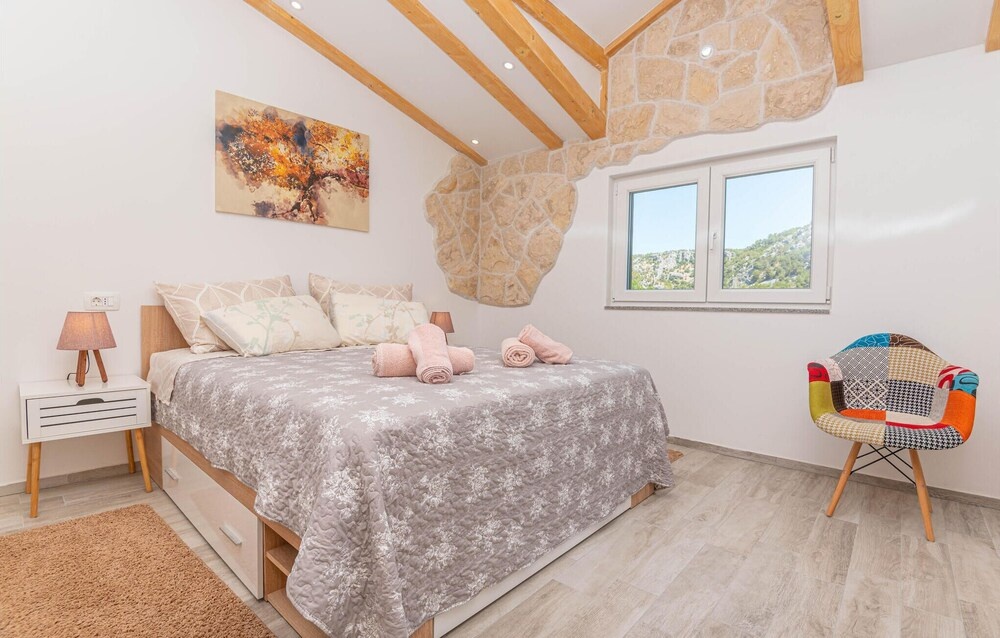 3 Bedroom Cozy Home In Skradin