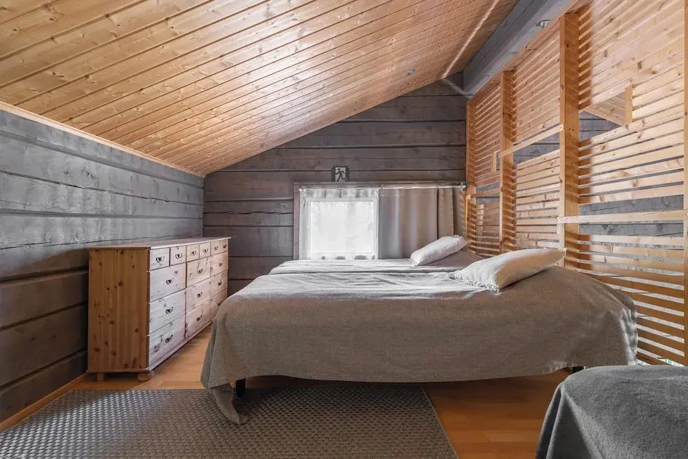 Scenic Lakeside Cabin in Tahko - Hot Tub