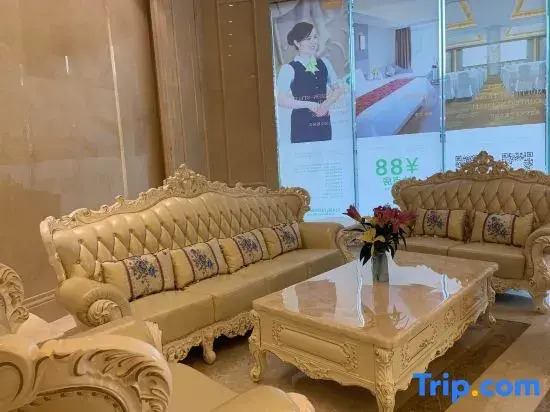 Vienna Hotel (Kunming Baiyun Road Metro Station Jiang'an)