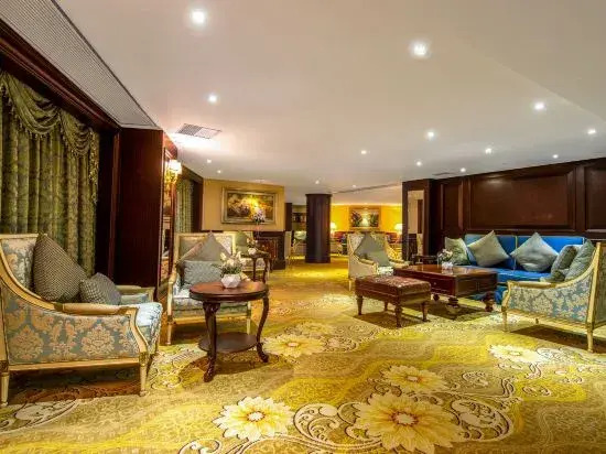 La Palazzo Hotel