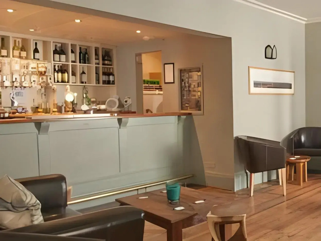 The Dolphin Hotel