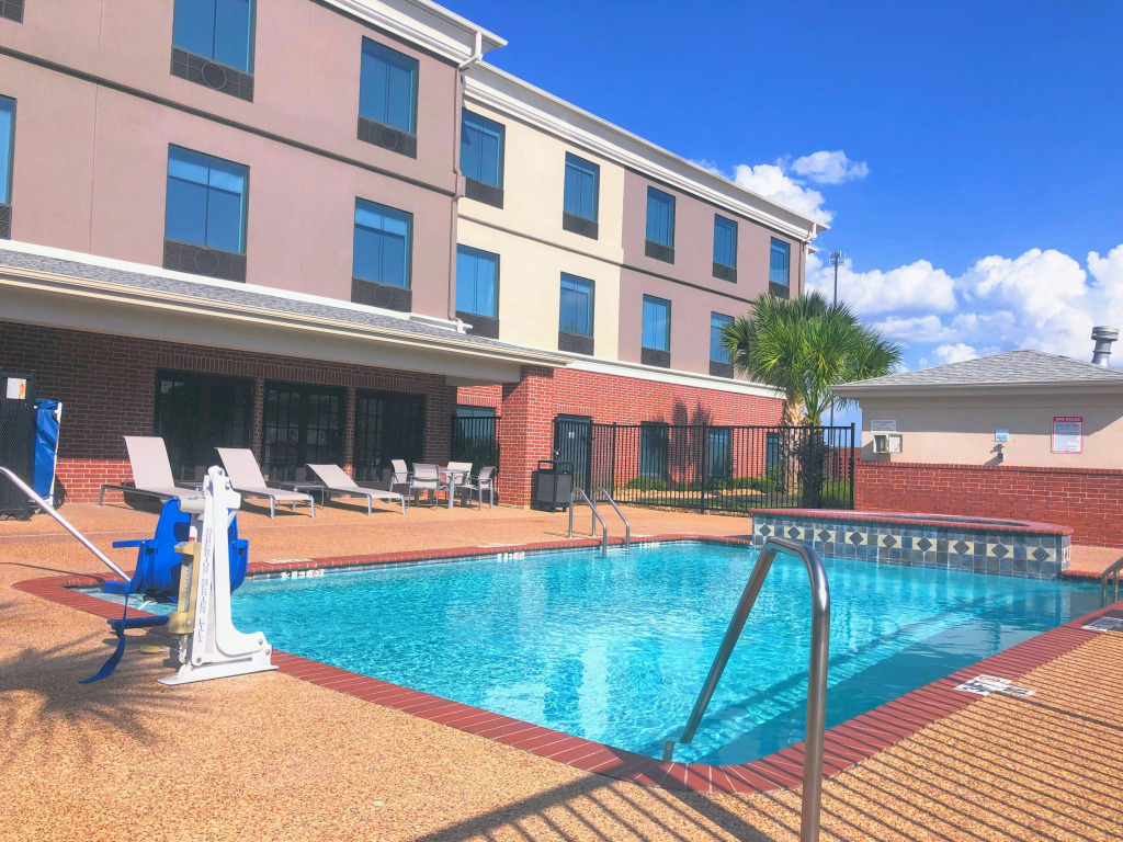 Holiday Inn Express & Suites Hearne by IHG