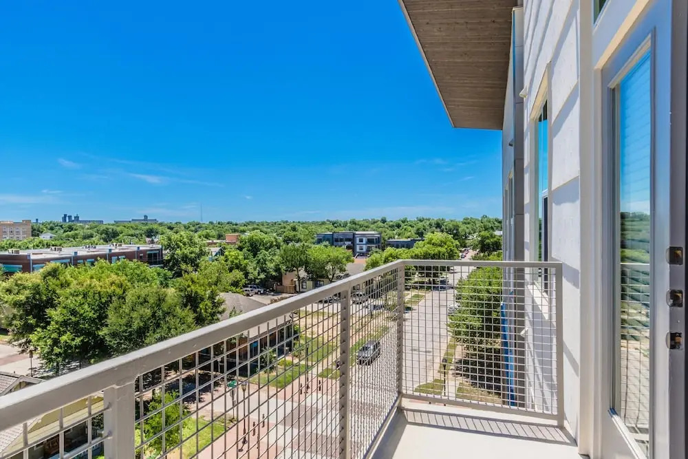 Magnolia Lux Condos by Barsala