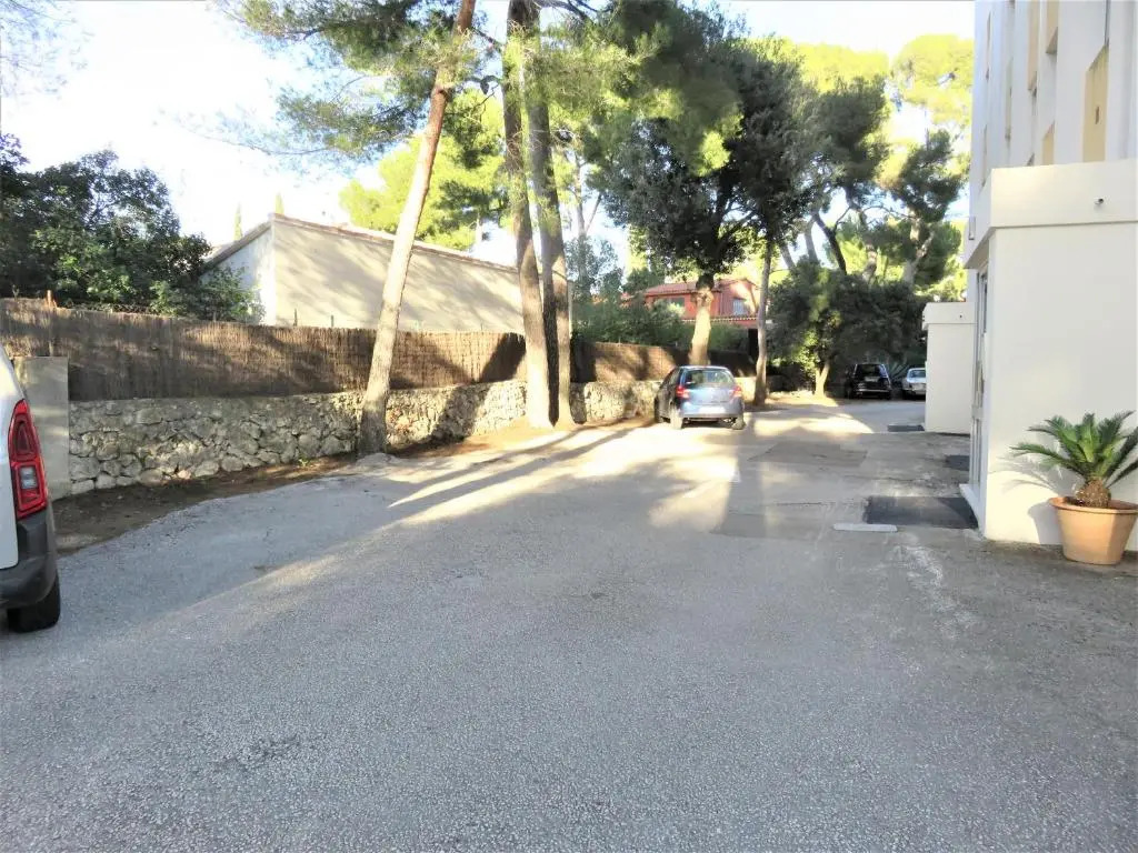 Grand T2 vue mer calme climatisé 500 m village et plage parking gratuit