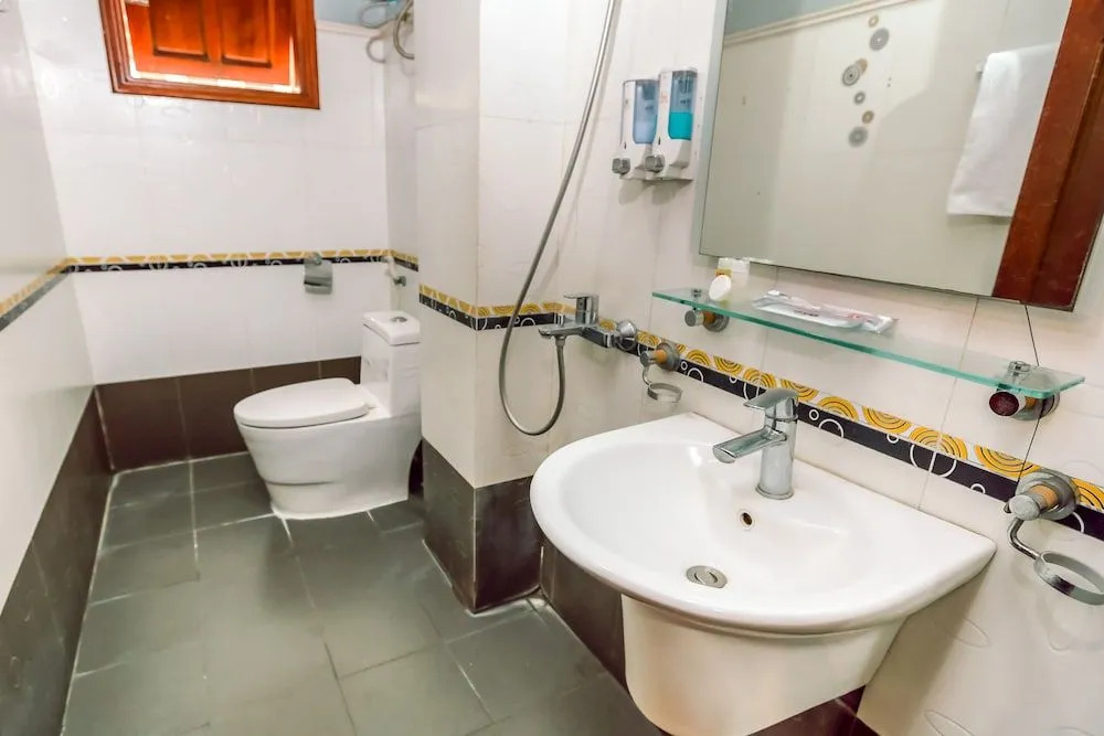 OYO 681 Hoang Lan Guesthouse