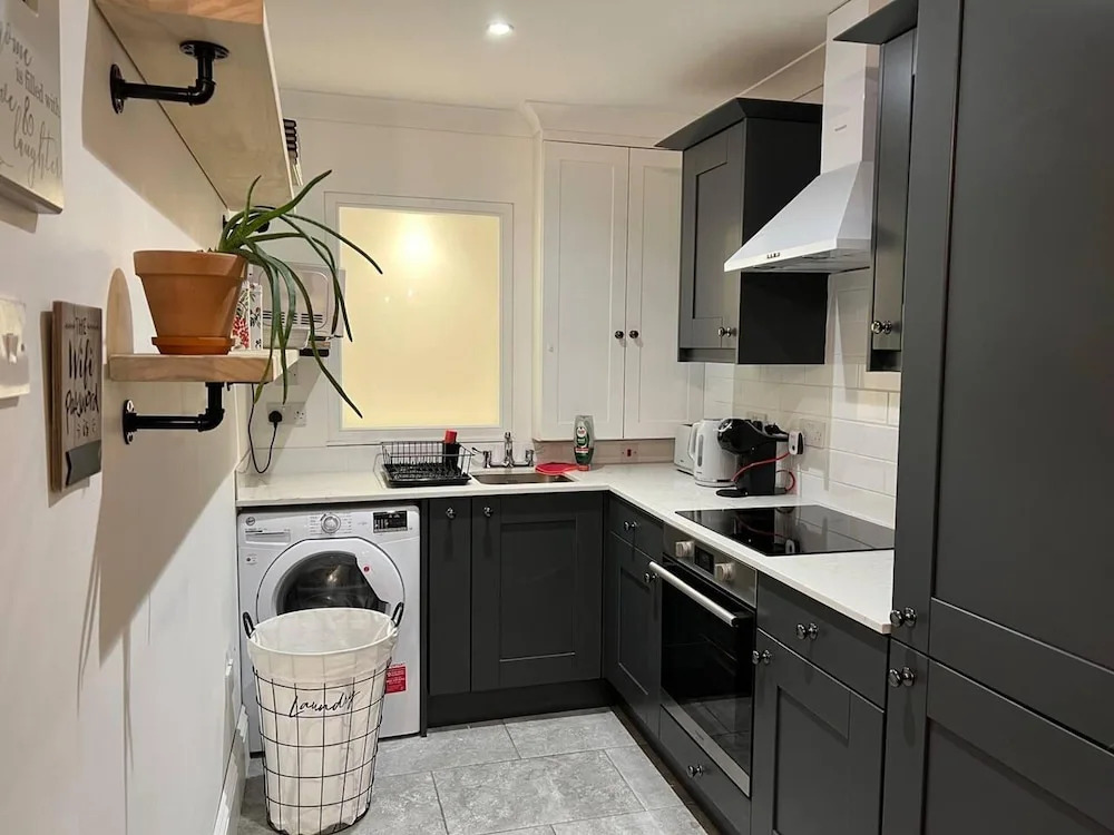 Modern and Spacious 2 Bedroom Flat Near Shoreditch