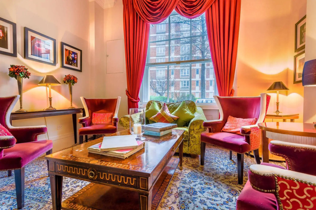 The Tophams Hotel