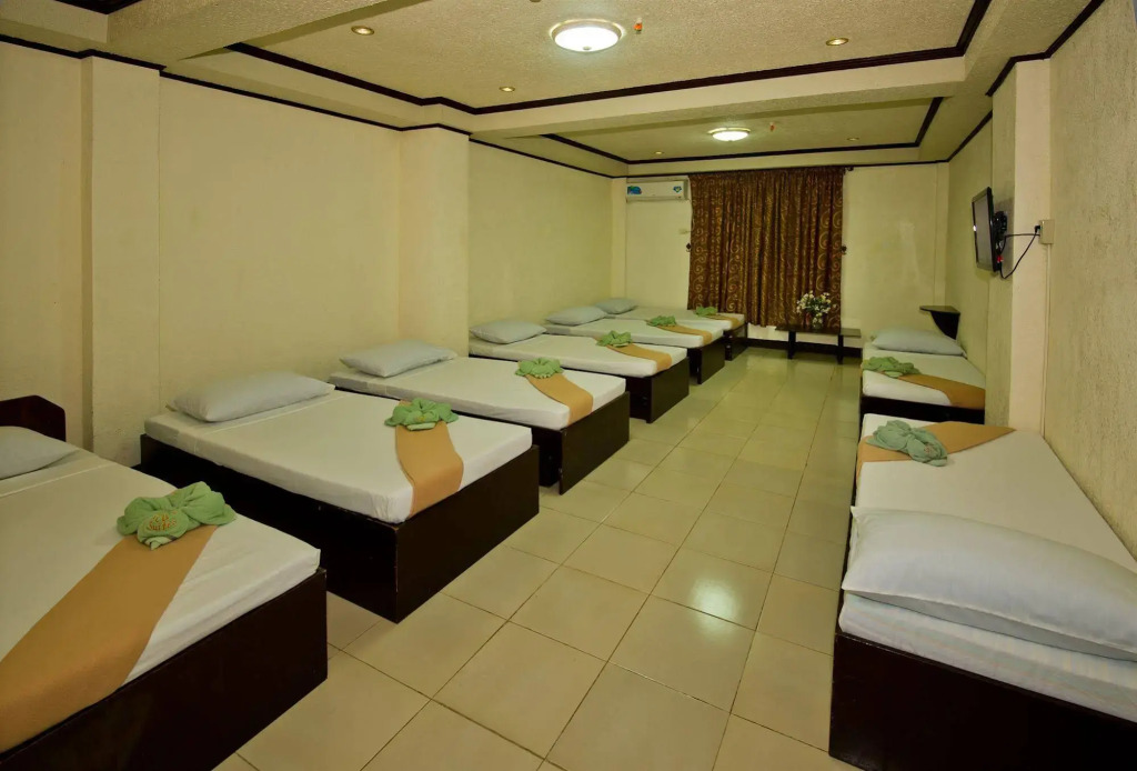La Charica Inn & Suites