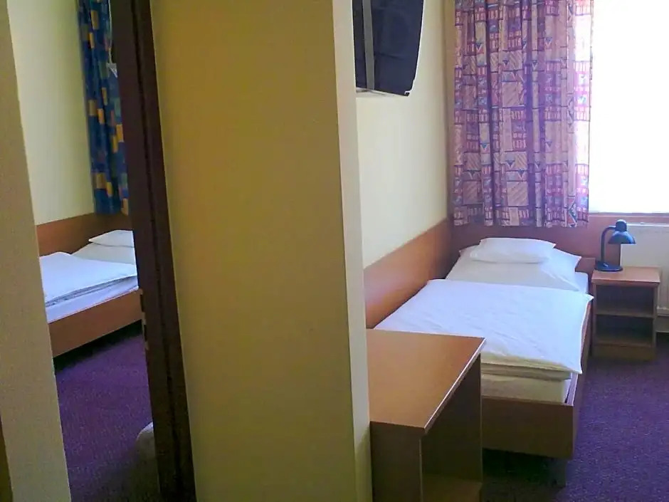 Hotel Thelena