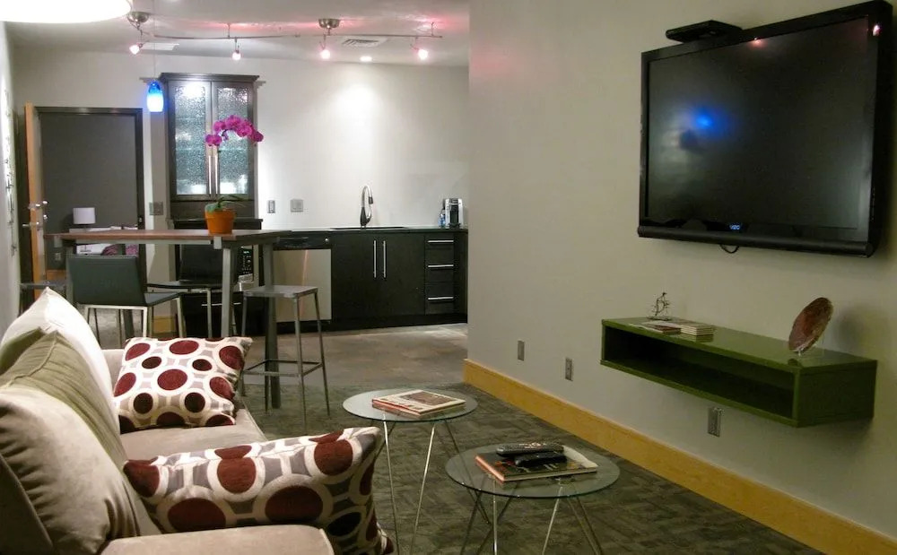 Suites at 118 - Bloomington