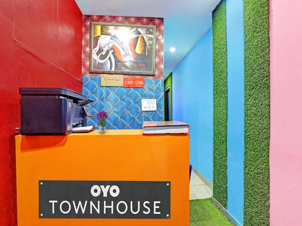 Hotel O Small Town