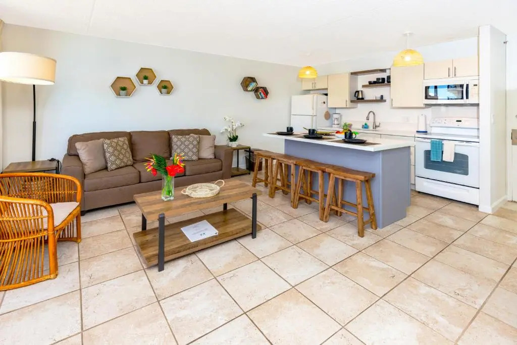 29th Floor Condo with Ocean Views, WiFi, Parking, AC - Short Walk to Beach!