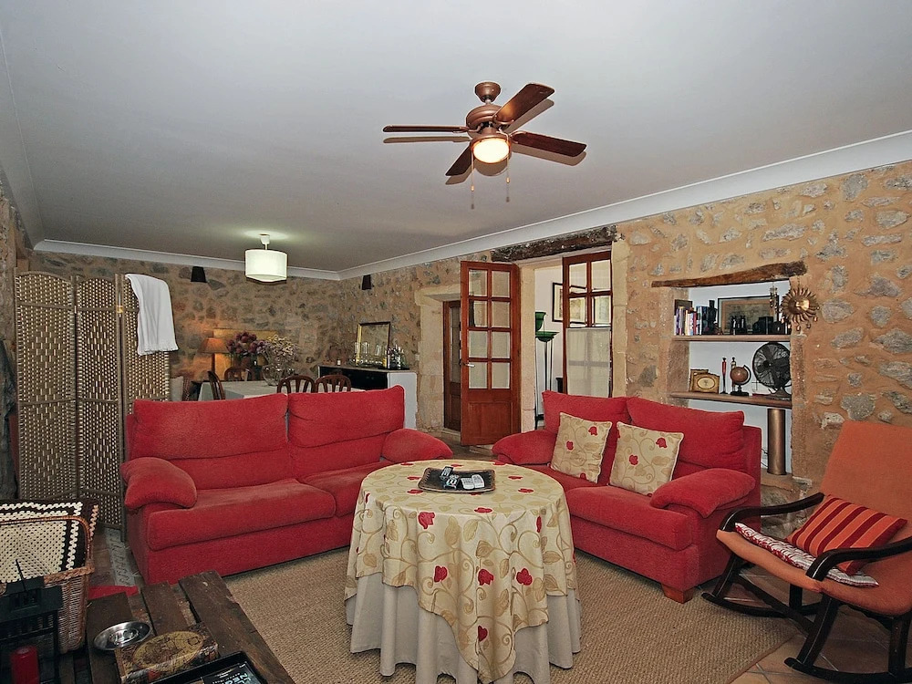 Vintage Mansion in St Llorenç des Cardassar With Pool
