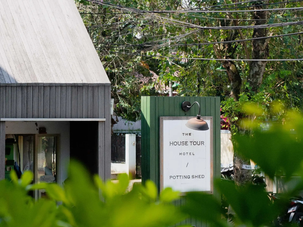 The House Tour Hotel with The Potting Shed