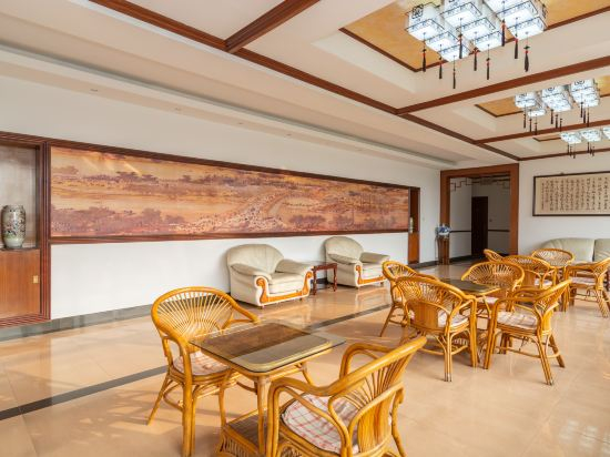 Yangzhou Lvju Kangyang Center Hotel