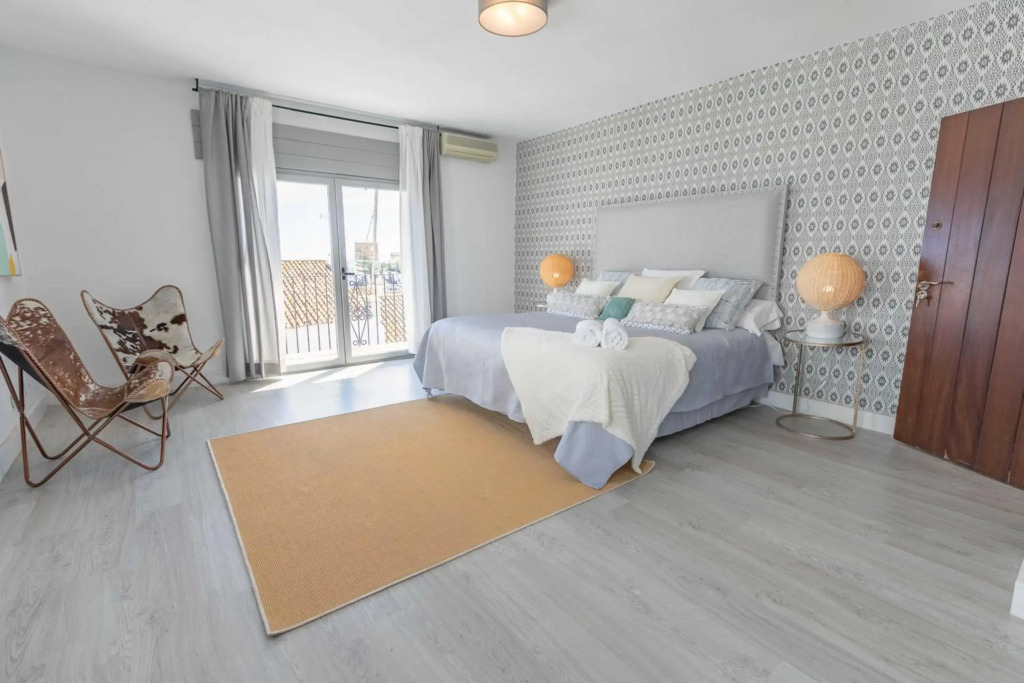 Stylish 5-Bdrs Duplex/Penthouse - Heart Of P.Banus