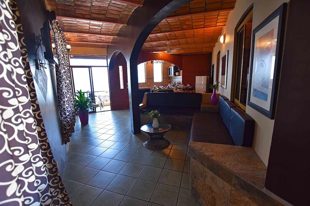 Hotel Villa Flores