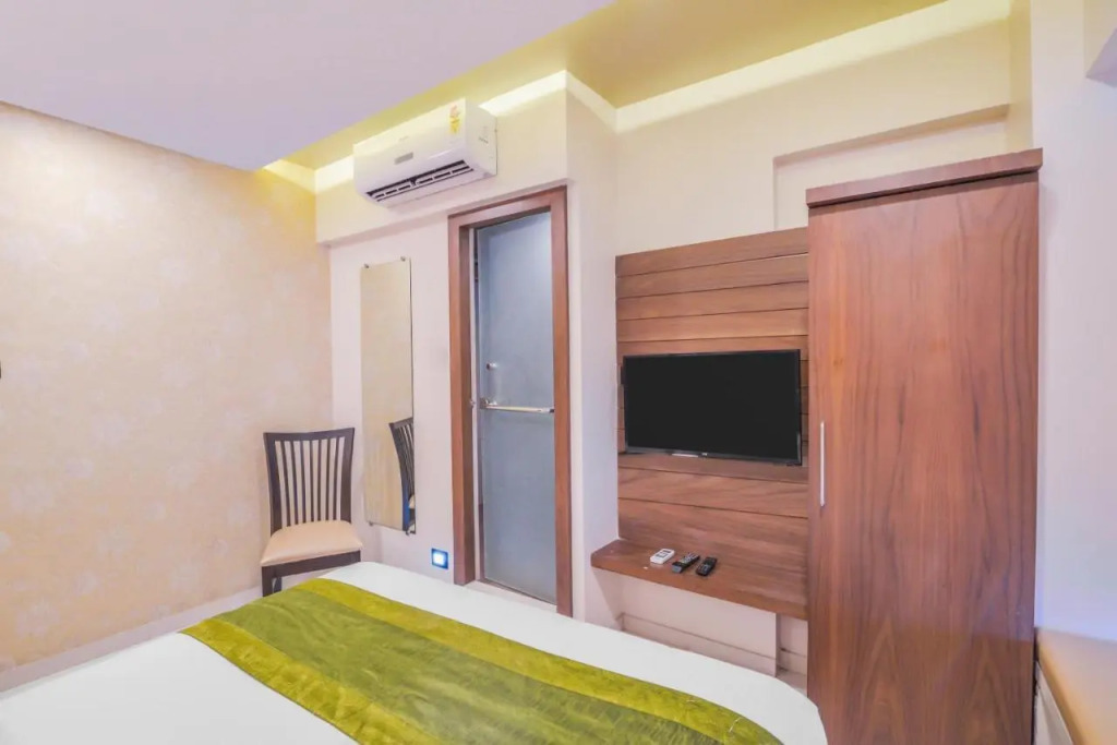Oxford Hotel Powai